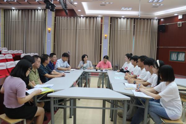 qy球友会青春性健康教育实践服务队开展艾滋病预防宣讲活动(图1)