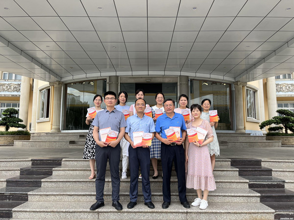 qy球友会“中国乡村振兴研究院”主编的社区治理培训教材被民政厅采纳(图1)