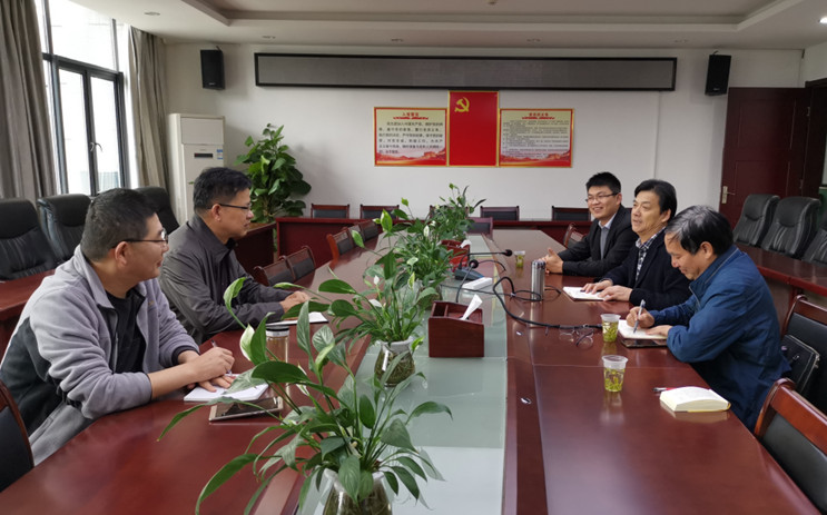 qy球友会大中小学思政课一体化建设研究中心主任赴江夏区教研室研究中心工作(图1)