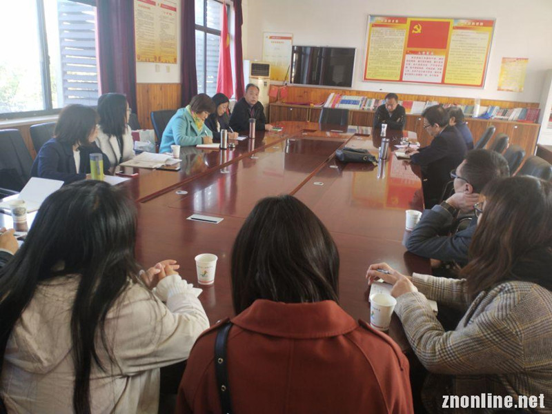 qy球友会大中小学思政课一体化建设研究中心教师赴江夏区两所中学听课座谈(图2)