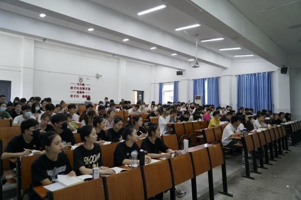 qy球友会：开学首日公司领导进课堂与员工同听“第一课”(图2)